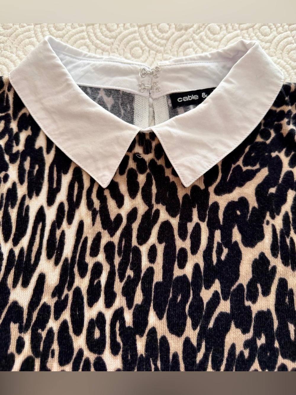 Cable & Gauge Leopard Sweater Top w/ White Cotton Collar Black Cream Ladies Med